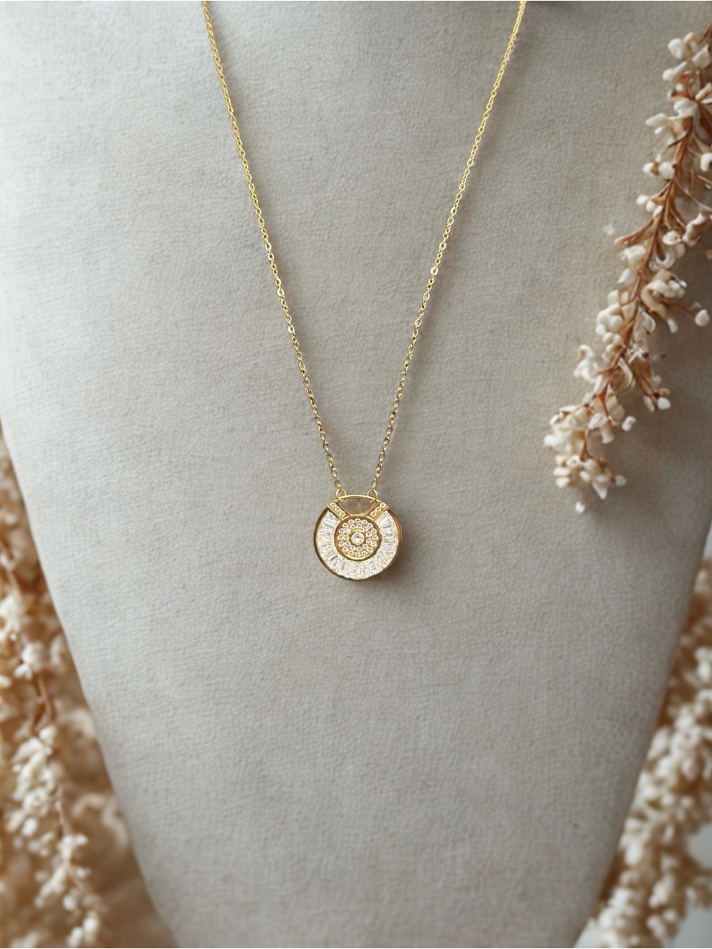 💛LILLY FLEUR💛18K Gold Plated Waterproof Goddess Coin Necklace/NWOT